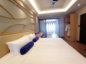 Pacific Regency Beach Resort,,1 star