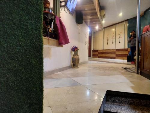 M1 Hotel By Wb Inn,Kalkaji>>Delhi,2 star