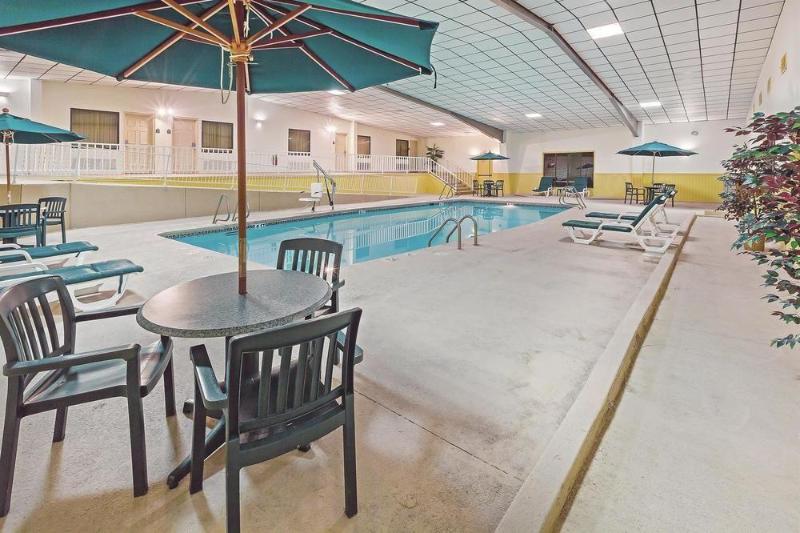 Home Place Suites,Near Jane Phillips Medical Center,2 star