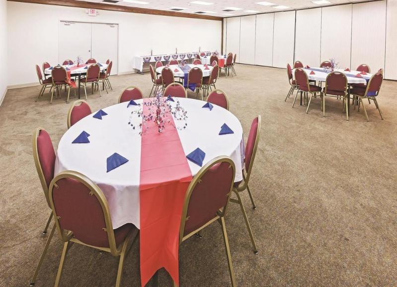 Home Place Suites,Near Jane Phillips Medical Center,2 star