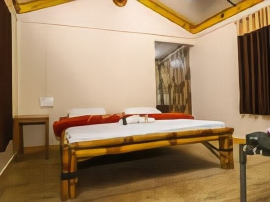The Mountain Villa,Malanka>>Junagadh,3 star