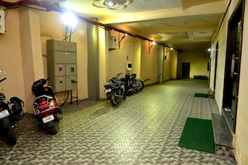 Hotel Kb Palace,N-10/39, Kakarmata, Varanasi,2 star