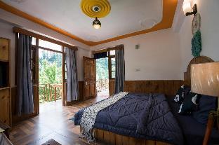 Sleepy Panda,Old Manali>>Manali,2 star
