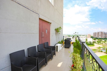fabhotel sapphire 83