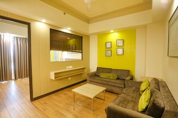 fabhotel sapphire 83
