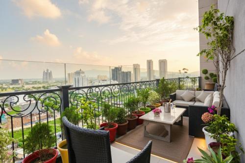 fabhotel sapphire 83