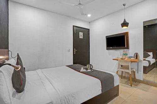 Townhouse 475 Nangal Raya Pankha Road,,4 star