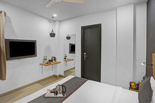 Townhouse 475 Nangal Raya Pankha Road,,4 star