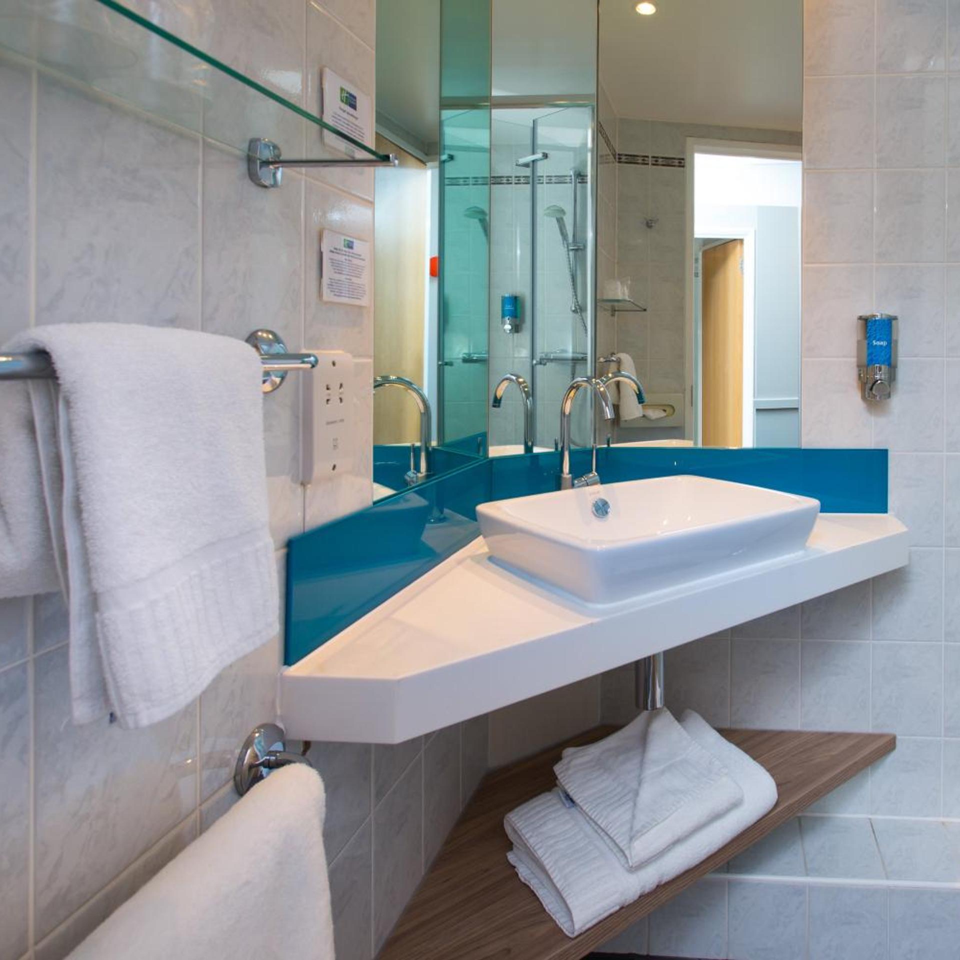 holiday inn express bath by ihg