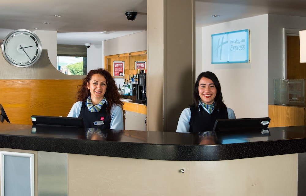 holiday inn express bath by ihg