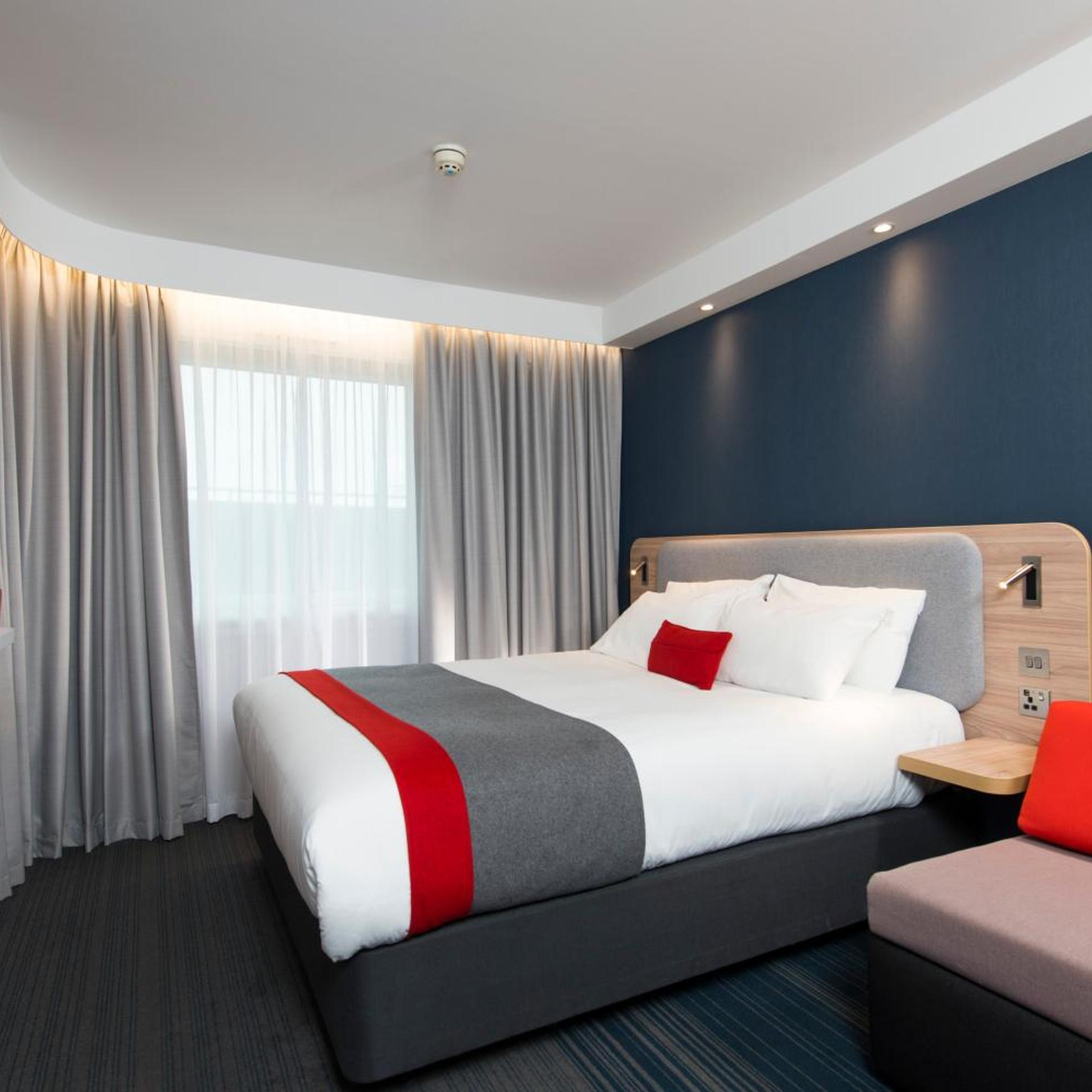 holiday inn express bath by ihg