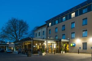 holiday inn express bath by ihg