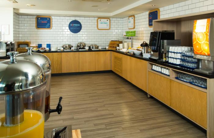 holiday inn express bath by ihg