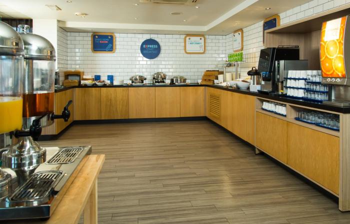 holiday inn express bath by ihg