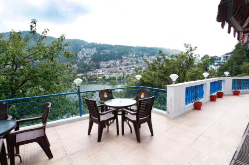 Manu Maharani Lodge,Thandi Sarak, Tallital, Near Main Bus Stand, Nainital,3 star