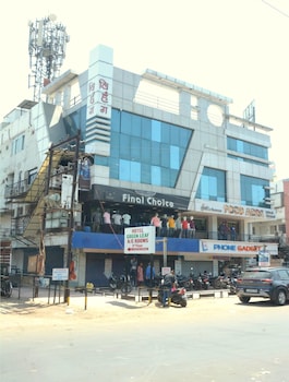 hotel green leaf