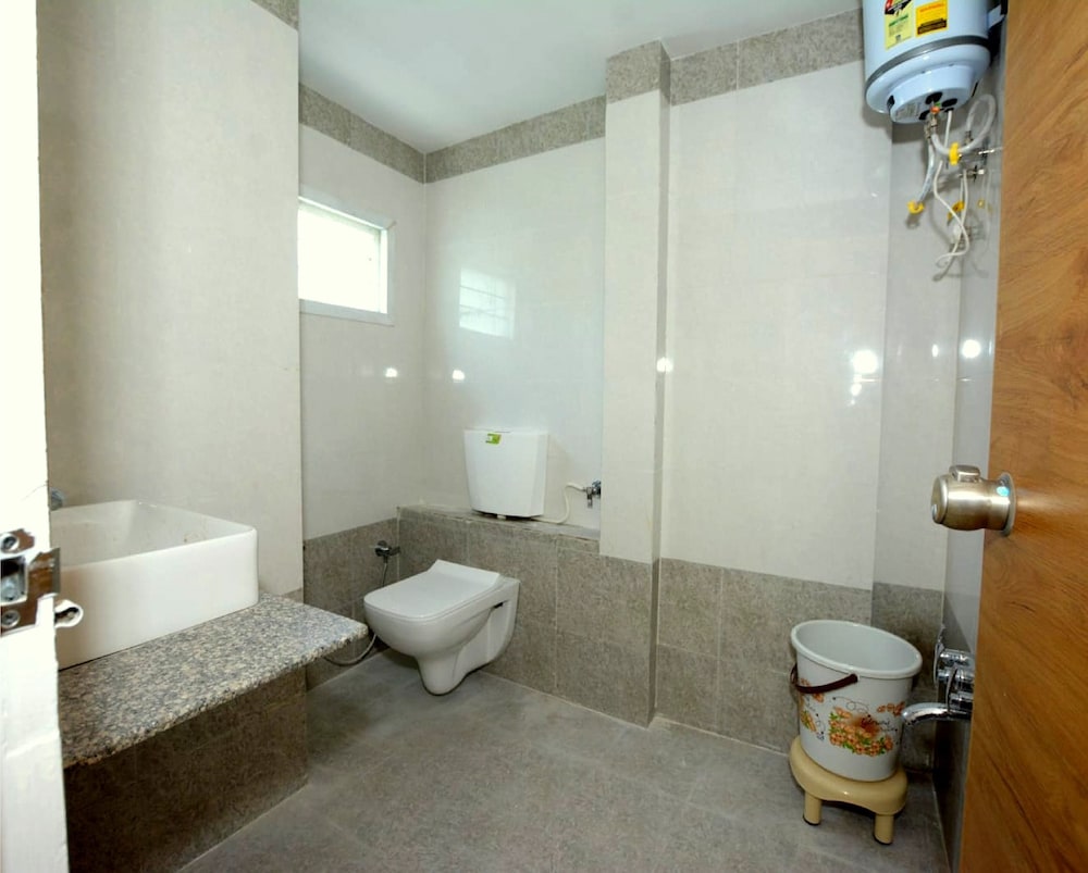 hotel green leaf