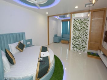 hotel green leaf