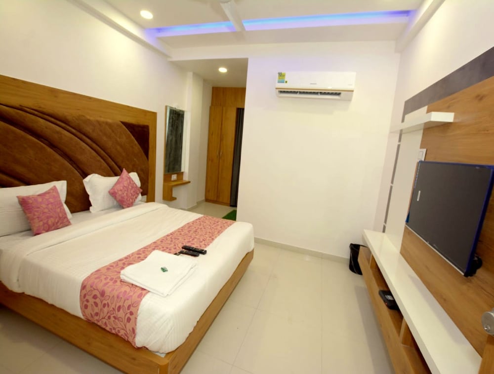 hotel green leaf