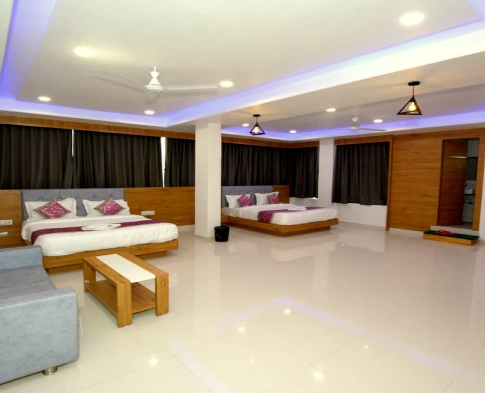 hotel green leaf