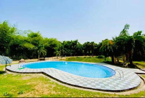 Lohagarh Corbett Resort,Shivlalpur Joshi, Bandar Jura, Fatehpur Range, Ramnagar, Uttarakhand 263140,3 star