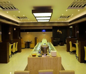 Krv Meridian Hotel,45, Kp Nagar Erode Main Road, Kp Nagar, Reddipalayam, Karur, Tamil Nadu 639008,2 star