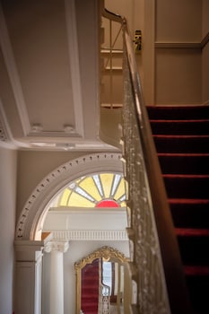 albany house