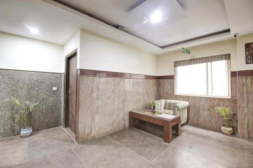 Rts Hotel,A-69 Nh-8, Near Igi Airport, Mahipalpur, New Delhi, Delhi 110037,2 star