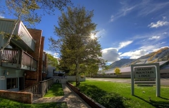 shadow mountain lodge