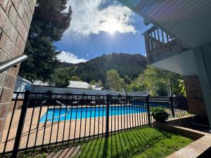 shadow mountain lodge