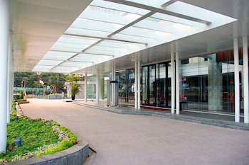 ra premiere simatupang