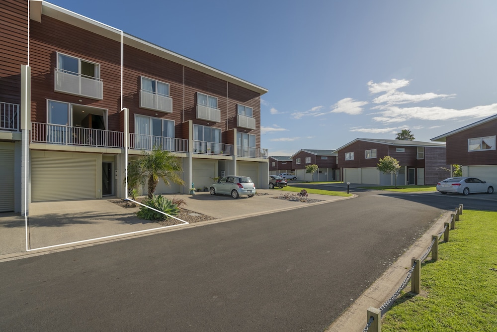 ocean serenity apartments whitianga