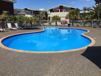 ocean serenity apartments whitianga