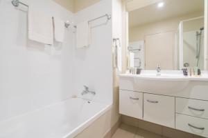ocean serenity apartments whitianga