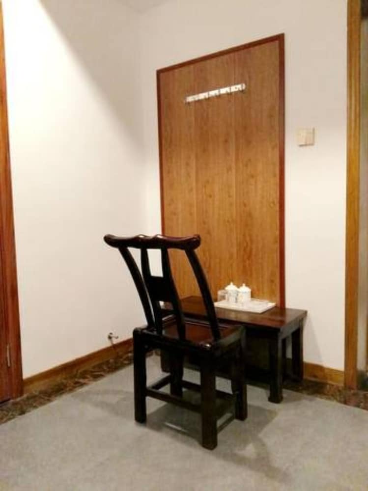 qijiayi theme hostel no 2 shop