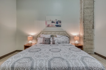 luxury downtown dallas stay by amyfinehouse
