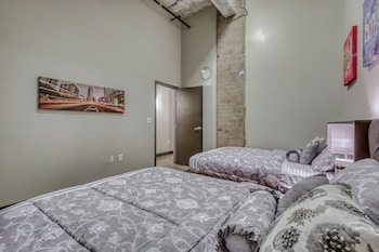luxury downtown dallas stay by amyfinehouse