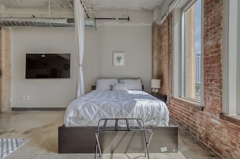 luxury downtown dallas stay by amyfinehouse
