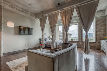 luxury downtown dallas stay by amyfinehouse