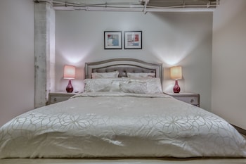 luxury downtown dallas stay by amyfinehouse