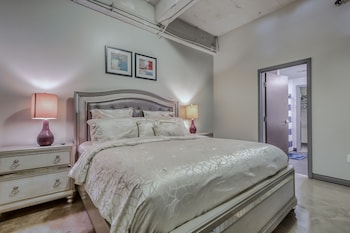 luxury downtown dallas stay by amyfinehouse