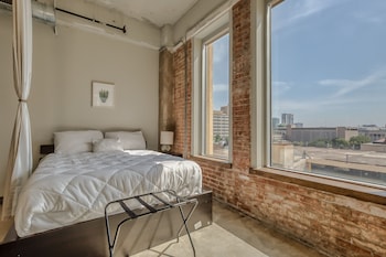 luxury downtown dallas stay by amyfinehouse