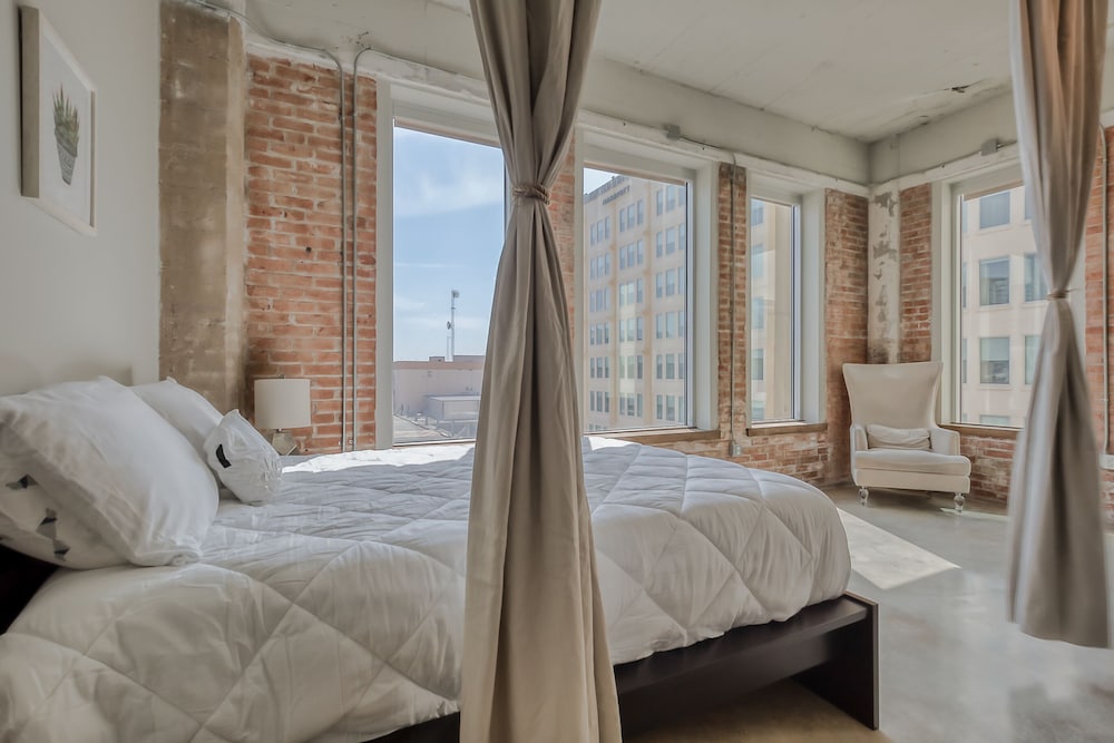 luxury downtown dallas stay by amyfinehouse