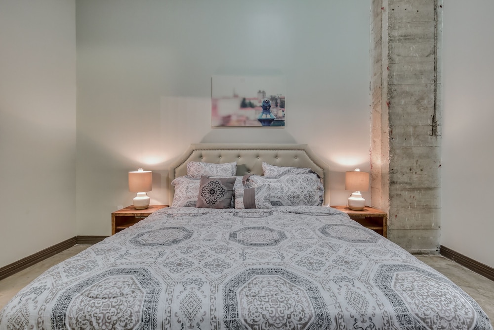 luxury downtown dallas stay by amyfinehouse