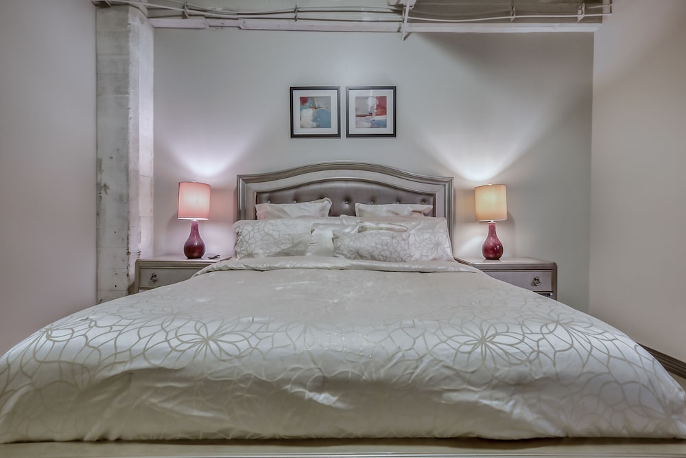 luxury downtown dallas stay by amyfinehouse