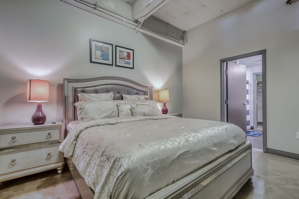 luxury downtown dallas stay by amyfinehouse