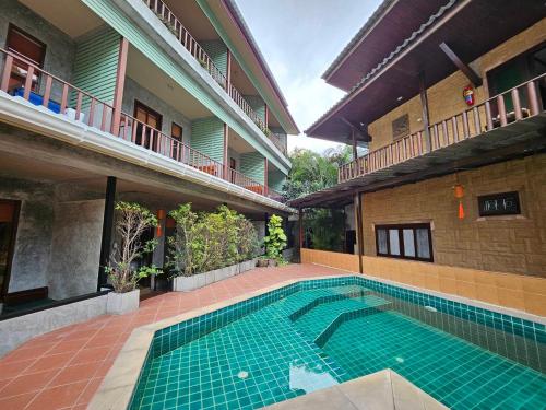 phatchara boutique hotel hostel