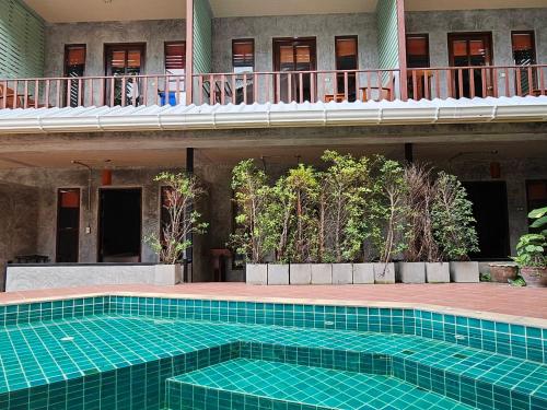 phatchara boutique hotel hostel