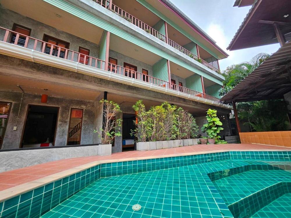 phatchara boutique hotel hostel