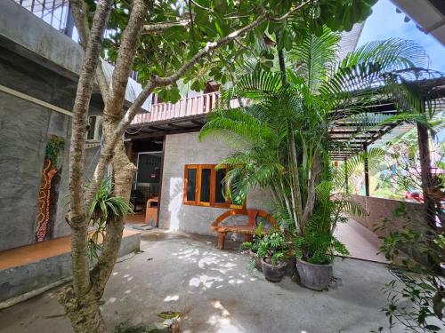 phatchara boutique hotel hostel